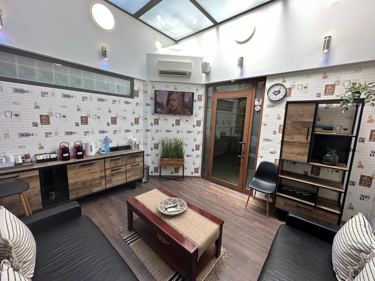 Хотел Аврора Haskovo Ngoại thất bức ảnh
