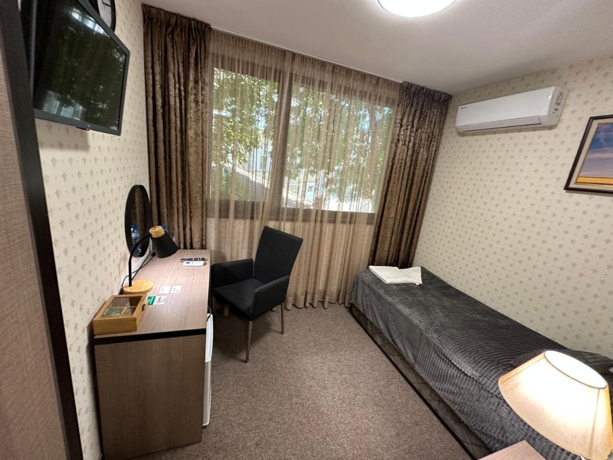 Хотел Аврора Haskovo Ngoại thất bức ảnh