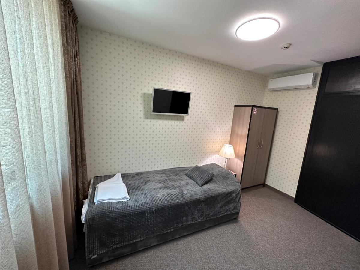 Хотел Аврора Haskovo Ngoại thất bức ảnh