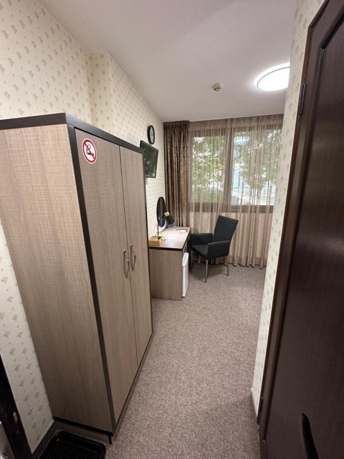 Хотел Аврора Haskovo Ngoại thất bức ảnh