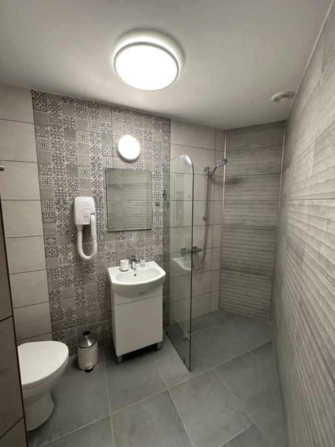 Хотел Аврора Haskovo Ngoại thất bức ảnh